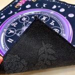 Mantel para cartas de Tarot. Tapiz esotérico para lectura y rituales. 74x74 cm - Imagen 2