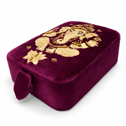 Caja estuche burdeos para tarot y herramientas esotéricas con Ganesha bordado en dorado