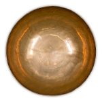 Cuenco tibetano Chaken de Nepal para meditación. 500 gr, ± 13 - 15 cm. Hecho a mano con cobre, estaño y 8 metales nobles (Ag, Ni, Cd, Ru, Pd, Pt, Cr, Mn). - Imagen 3
